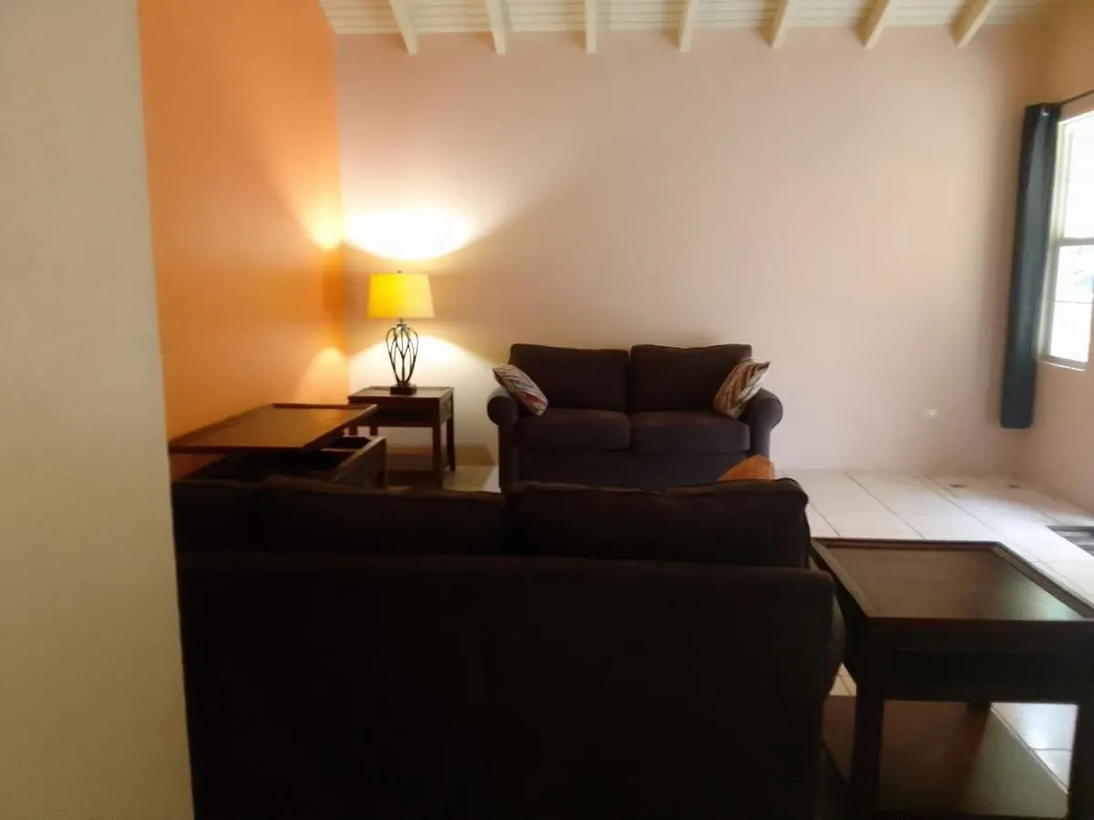 Abigail'S Sunflower Entire 2 Bedroom Apt Wesley Will